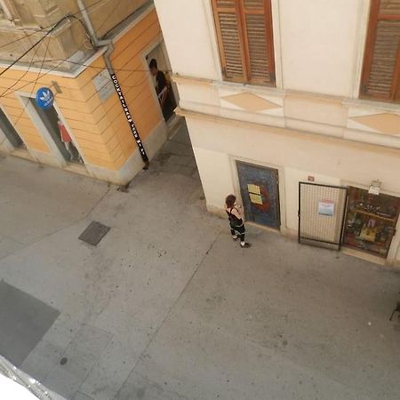 Vintage Pula Apartment Bagian luar foto
